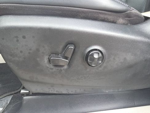 Used 2023 Chrysler Pacifica Touring-L FWD image 13