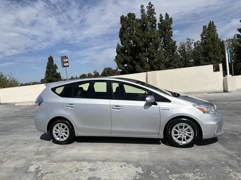 Used 2013 Toyota Prius V Three image 32
