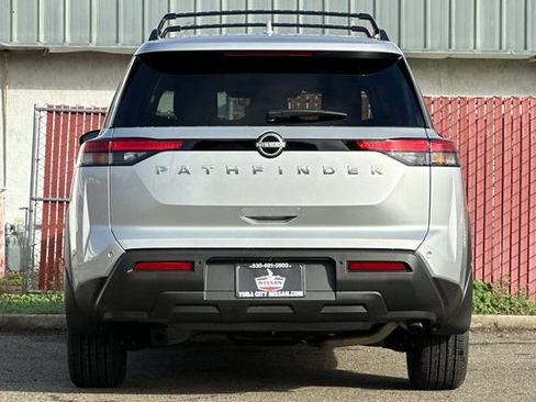 New 2025 Nissan Pathfinder SV image 5