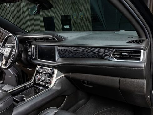 Used 2021 GMC Yukon Denali w/ Denali Premium Package image 14