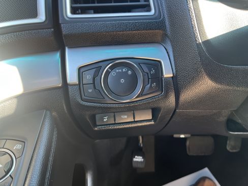 Used 2017 Ford Explorer XLT w/ Equipment Group 202A image 24