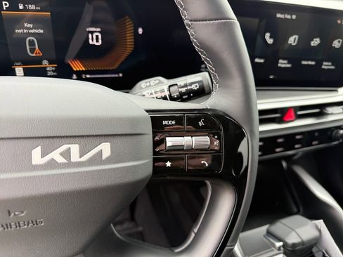 New 2026 Kia Sorento LX image 17