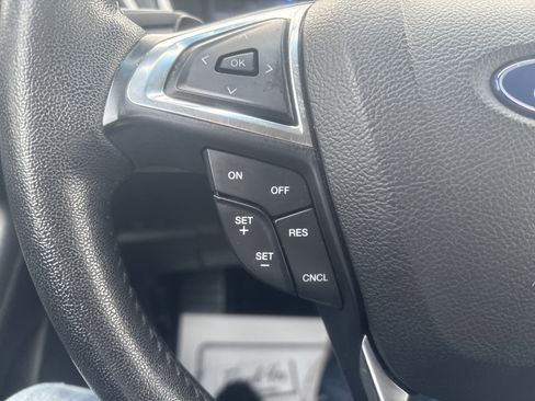 Used 2020 Ford Edge SEL image 19