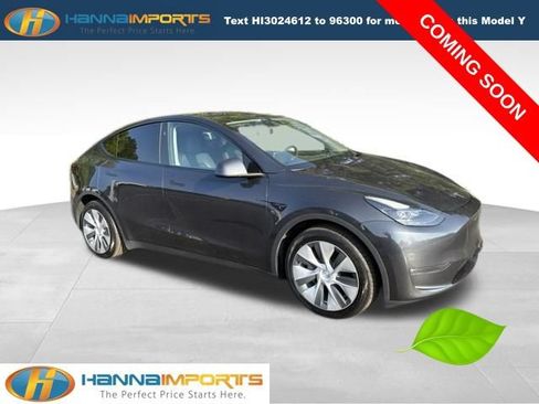 Used 2024 Tesla Model Y Long Range AWD/4WD image 1