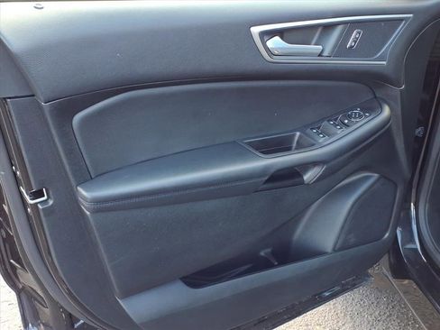 Used 2022 Ford Edge SEL w/ Convenience Package image 4