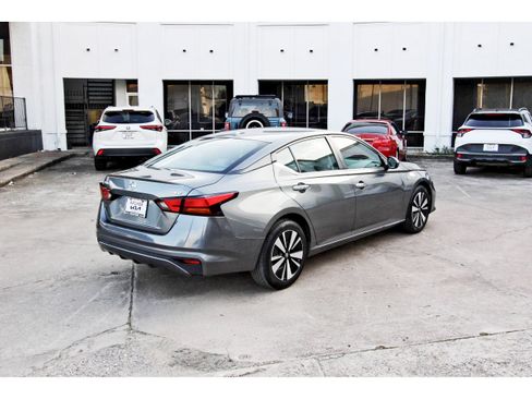 Used 2021 Nissan Altima 2.5 SV FWD image 7