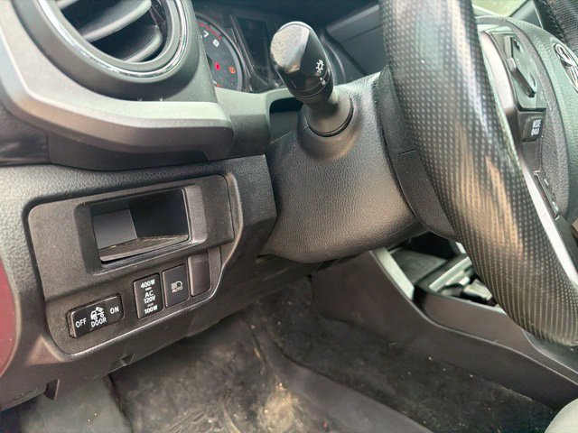 Used 2018 Toyota Tacoma TRD Off-Road AWD/4WD image 39