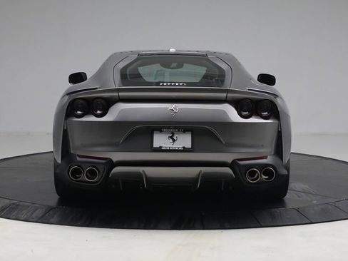 Used 2018 Ferrari 812 Superfast Base image 10