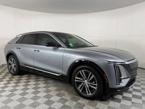 Used 2024 Cadillac Lyriq Luxury RWD image 9