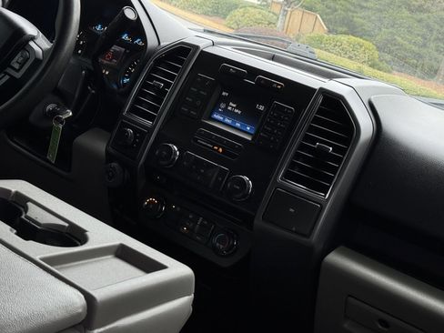 Used 2017 Ford F150 XLT w/ Trailer Tow Package image 30