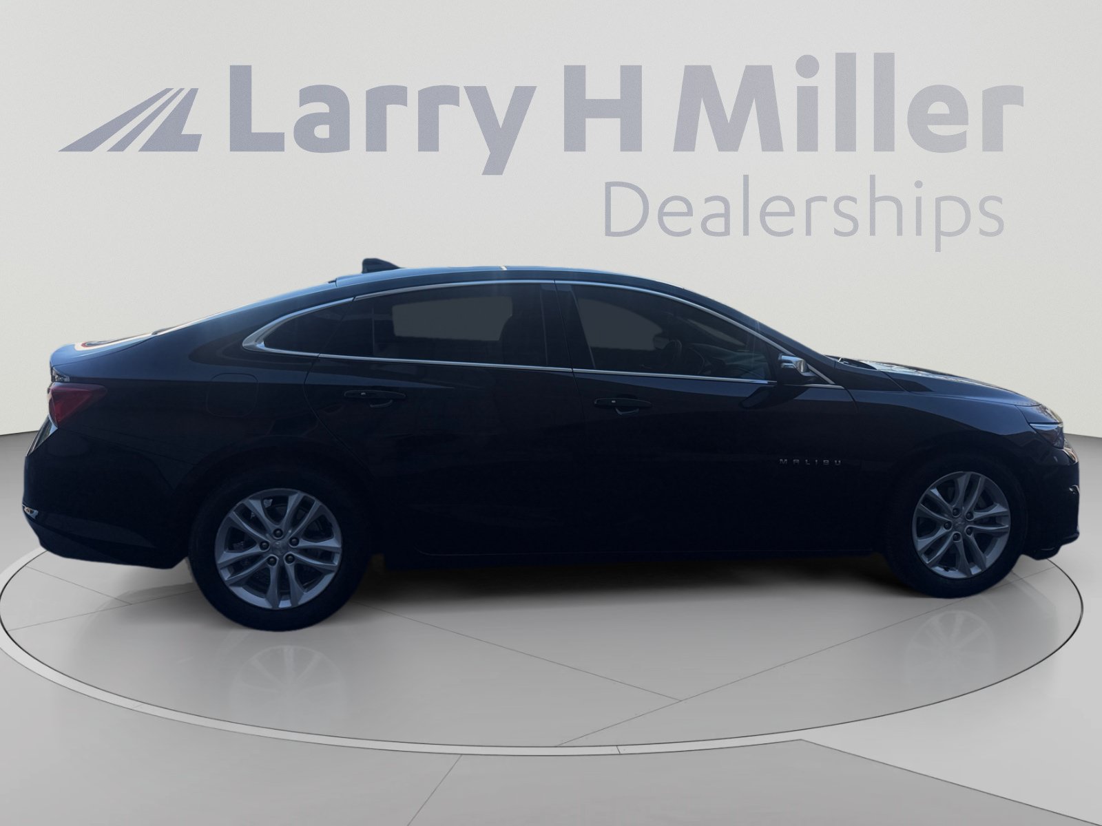 Used 2018 Chevrolet Malibu Hybrid w/ Leather Package FWD image 6