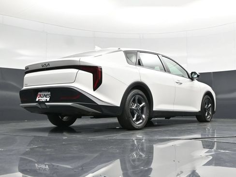 Used 2025 Kia K4 FWD image 41