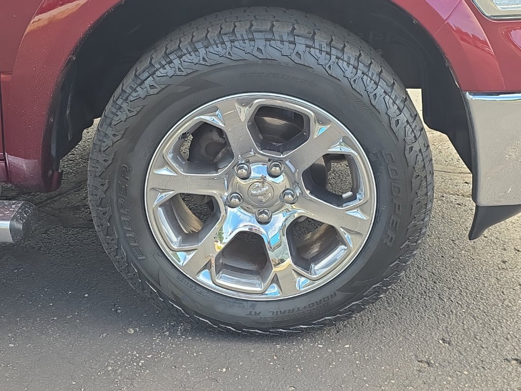 Used 2018 RAM 1500 Laramie w/ Convenience Group AWD/4WD image 16