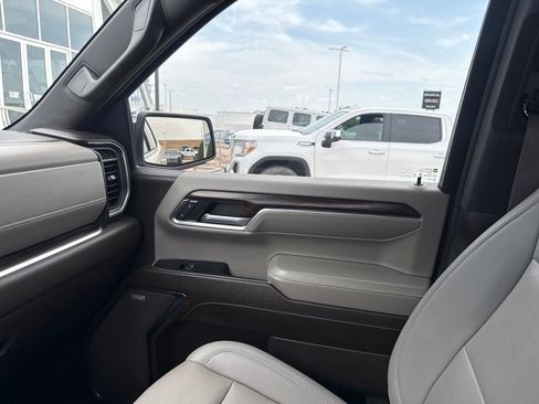 Used 2024 GMC Sierra 1500 SLT AWD/4WD image 29