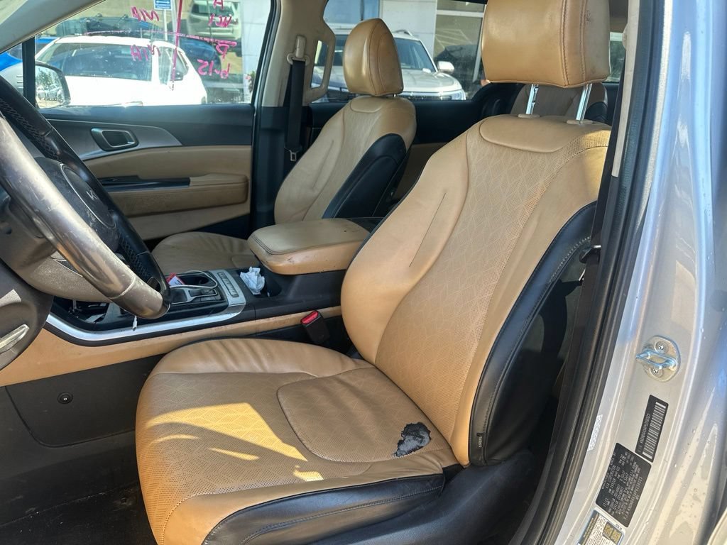 Used 2023 Kia Carnival LX FWD image 10
