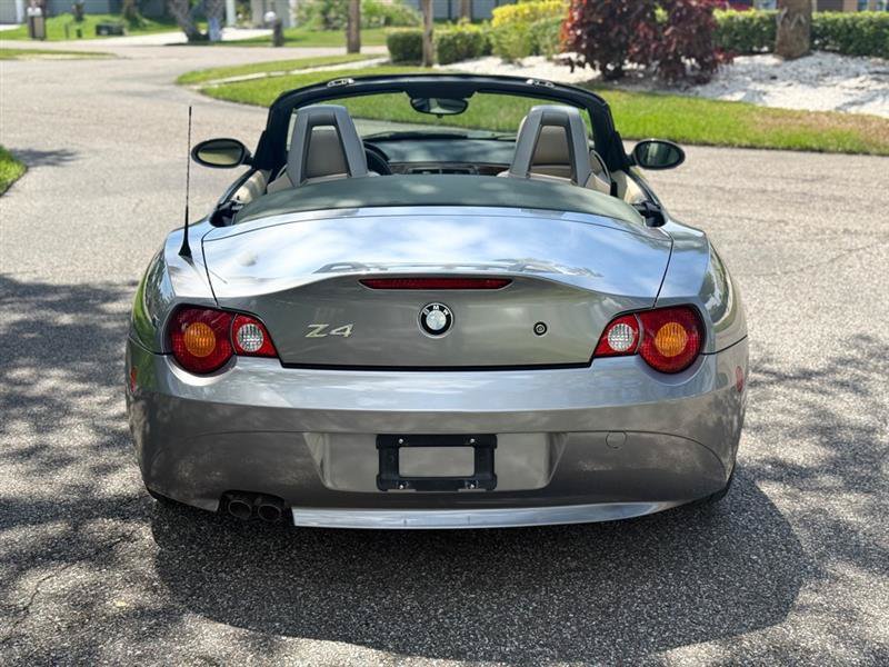 Used 2004 BMW Z4 2.5i RWD image 4