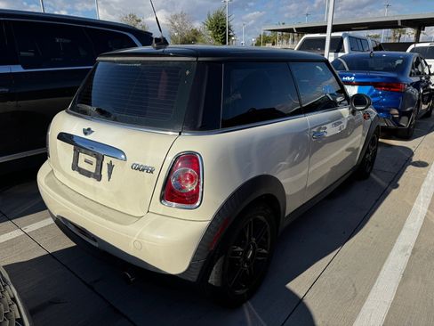 Used 2013 MINI Cooper Hardtop image 4