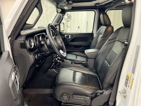 Used 2023 Jeep Wrangler Unlimited Sahara AWD/4WD image 20