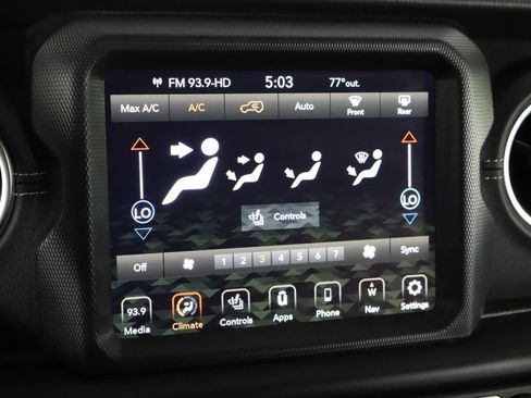 Used 2023 Jeep Wrangler Unlimited Sahara w/ Cold Weather Group AWD/4WD image 29