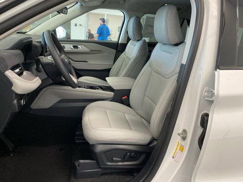 New 2025 Ford Explorer Active w/ Active Comfort Package image 23