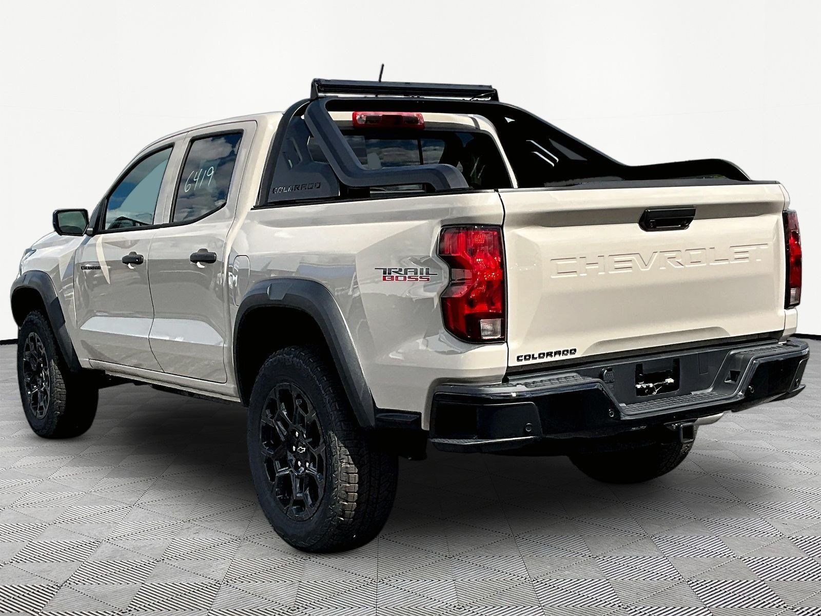 New 2026 Chevrolet Colorado Trail Boss w/ Midnight Edition AWD/4WD image 4