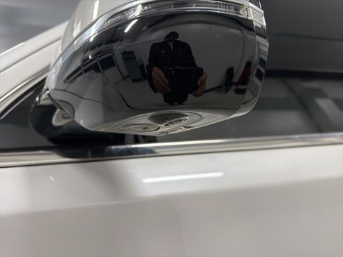 Used 2019 Cadillac Escalade ESV Platinum image 18