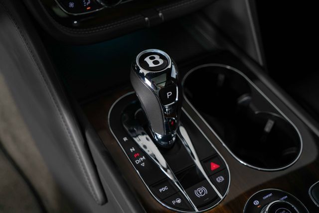 Used 2018 Bentley Bentayga AWD/4WD image 27