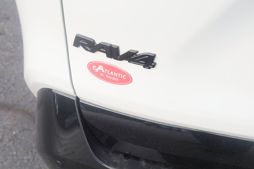 Used 2025 Toyota RAV4 XSE w/ Advanced Technology Package AWD/4WD image 36