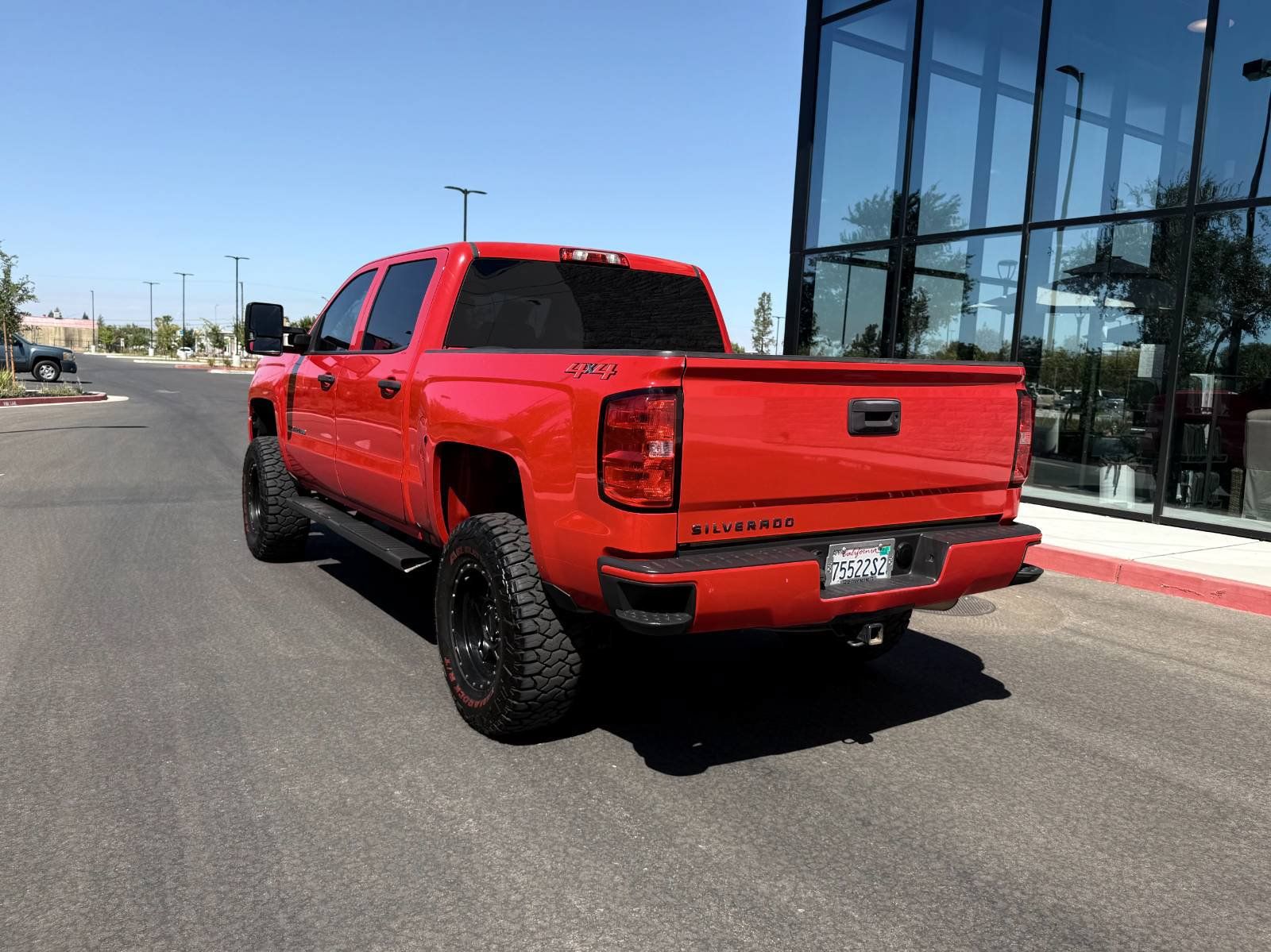 Used 2018 Chevrolet Silverado 1500 Custom w/ Custom Convenience Package AWD/4WD image 9