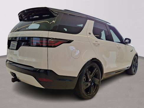 New 2025 Land Rover Discovery Dynamic SE image 3