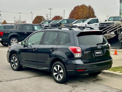 Used 2017 Subaru Forester 2.5i Premium image 3