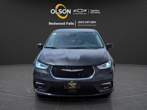 Used 2023 Chrysler Pacifica Touring-L FWD image 8