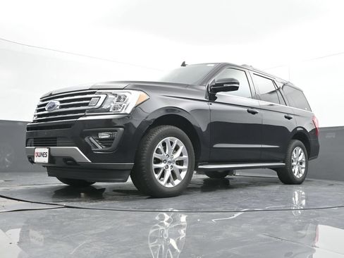 Used 2020 Ford Expedition XLT w/ Equipment Group 202A AWD/4WD image 34