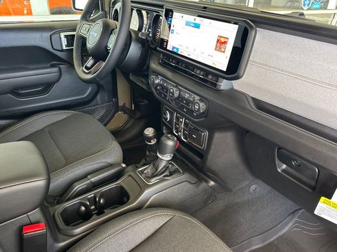New 2026 Jeep Gladiator Sport AWD/4WD image 16