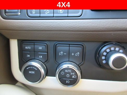 Used 2023 GMC Yukon XL Denali AWD/4WD image 23