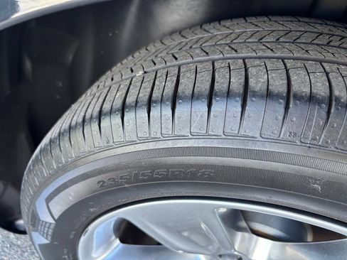 Used 2021 Dodge Challenger SXT RWD image 32