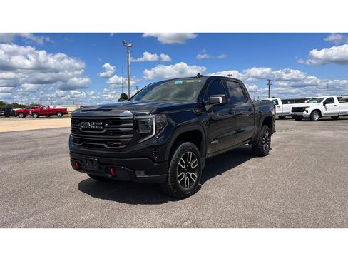 Used 2022 GMC Sierra 1500 AT4 w/ AT4 Preferred Package image 1