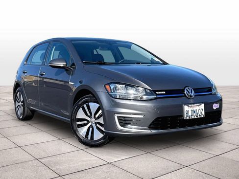 Used 2019 Volkswagen e-Golf SE w/ Driver Assistance Package FWD image 2