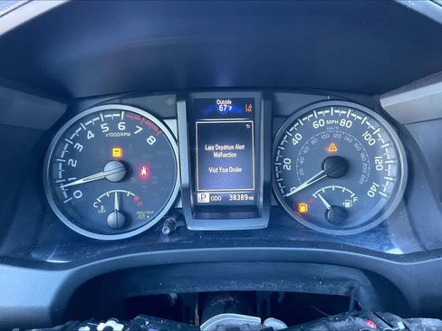 Used 2021 Toyota Tacoma TRD Sport image 25