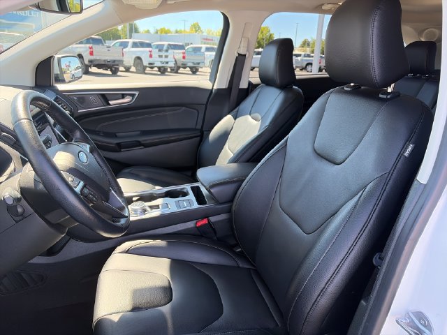 Used 2022 Ford Edge Titanium AWD/4WD image 16