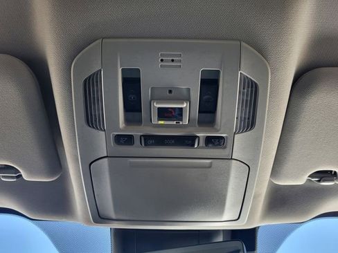 Used 2023 Toyota Highlander Platinum image 19