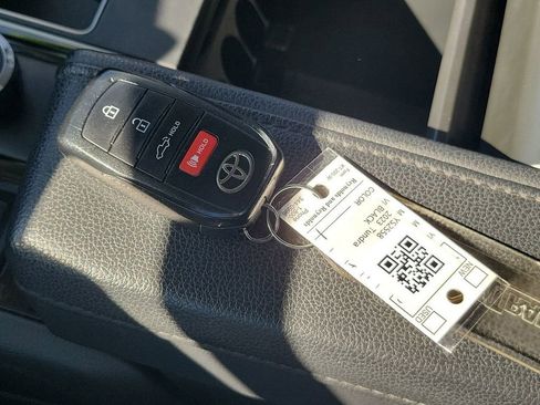 Used 2023 Toyota Tundra Limited image 36