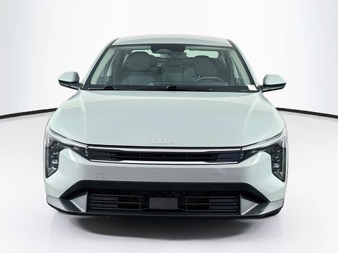 Used 2025 Kia K4 FWD image 2