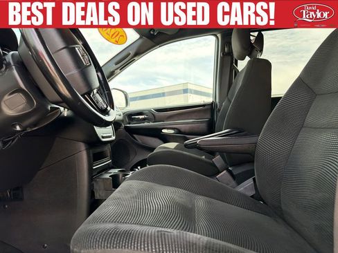 Used 2020 Dodge Grand Caravan SE FWD image 11