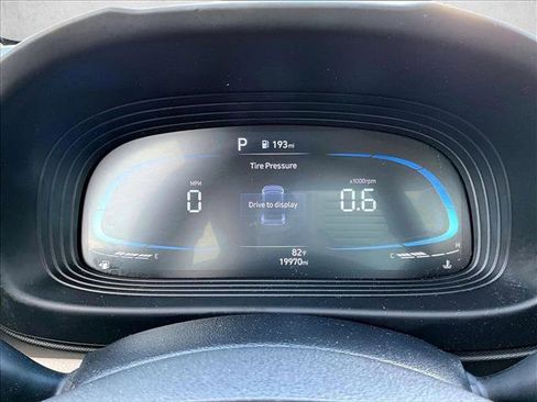 Used 2024 Hyundai Venue SEL image 22