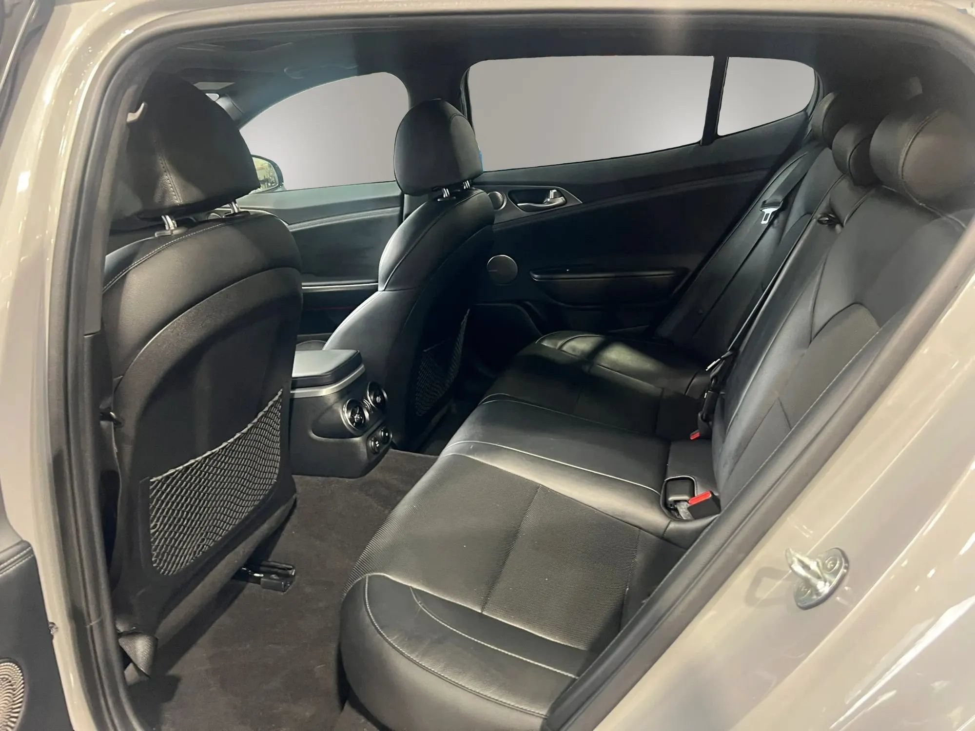 Used 2020 Kia Stinger GT1 AWD/4WD image 28