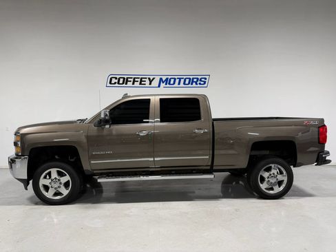 Used 2015 Chevrolet Silverado 2500 LTZ w/ Duramax Plus Package AWD/4WD image 3