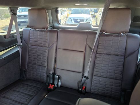 Used 2024 Cadillac Escalade ESV Sport Platinum w/ LPO, ONYX Package AWD/4WD image 10