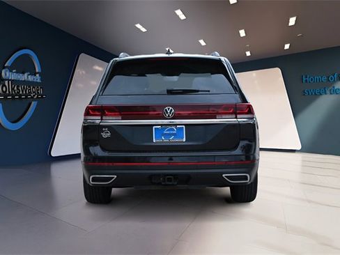 Certified 2025 Volkswagen Atlas SE image 6