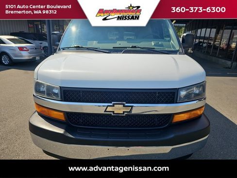 Used 2020 Chevrolet Express 3500 LT w/ LT Preferred Equipment Group image 8